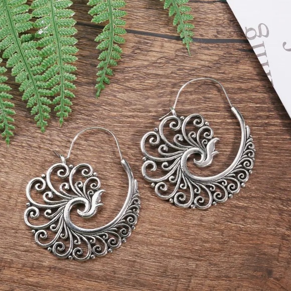 Vintage Craftsman Carved Peacock Pattern Hoop Earrings - Picture 2 of 6